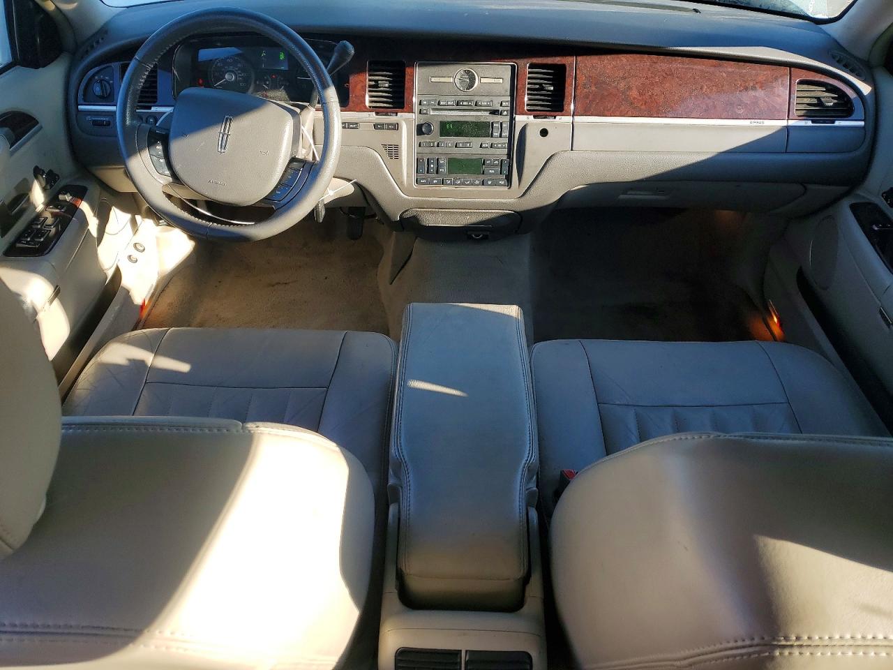 2007 LINCOLN TOWN CAR SIGNATURE photo 15