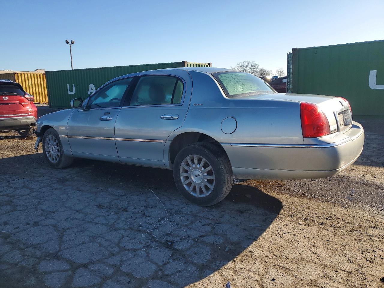 2007 LINCOLN TOWN CAR SIGNATURE photo 3