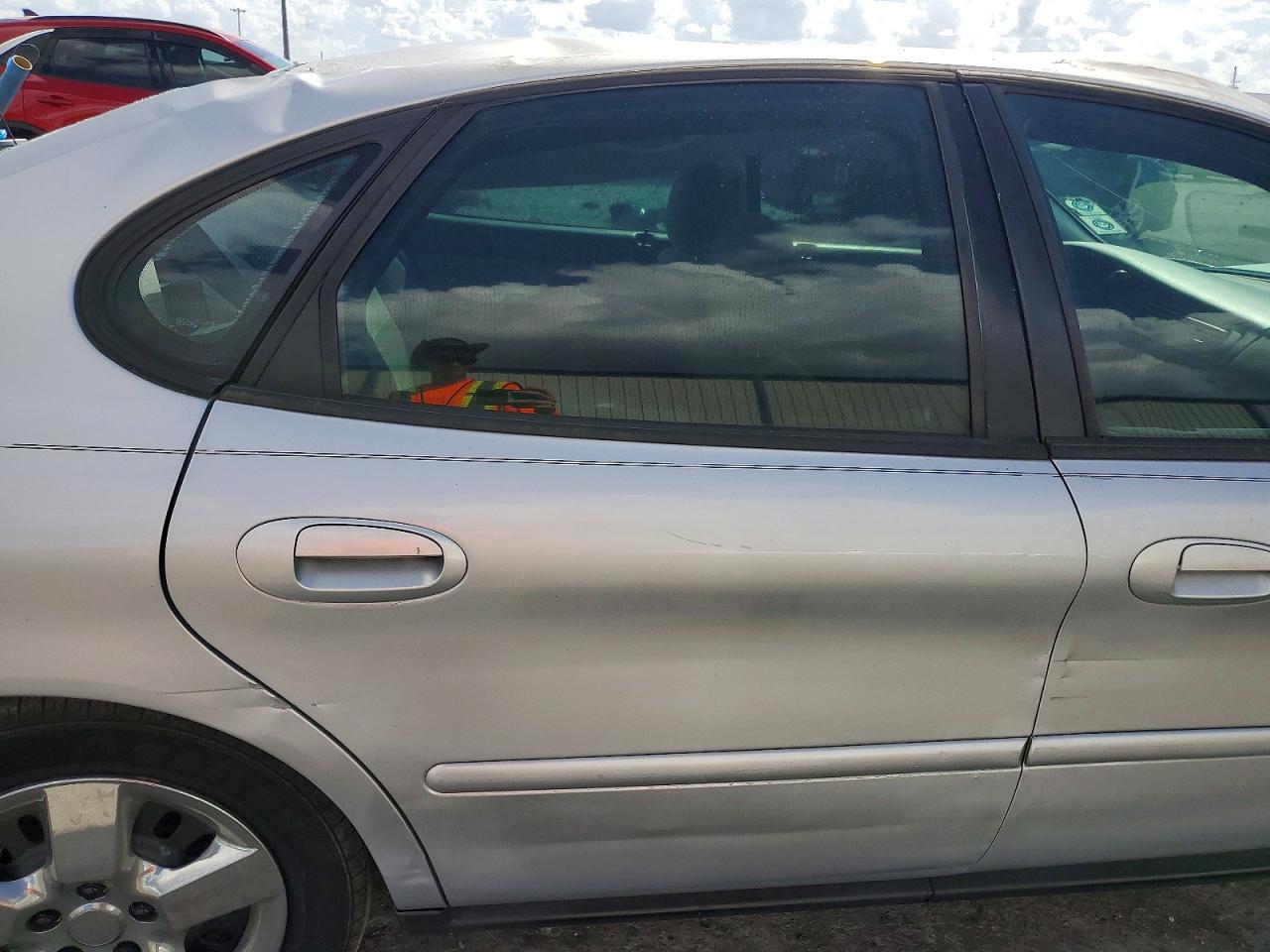 2005 FORD TAURUS SE photo 19