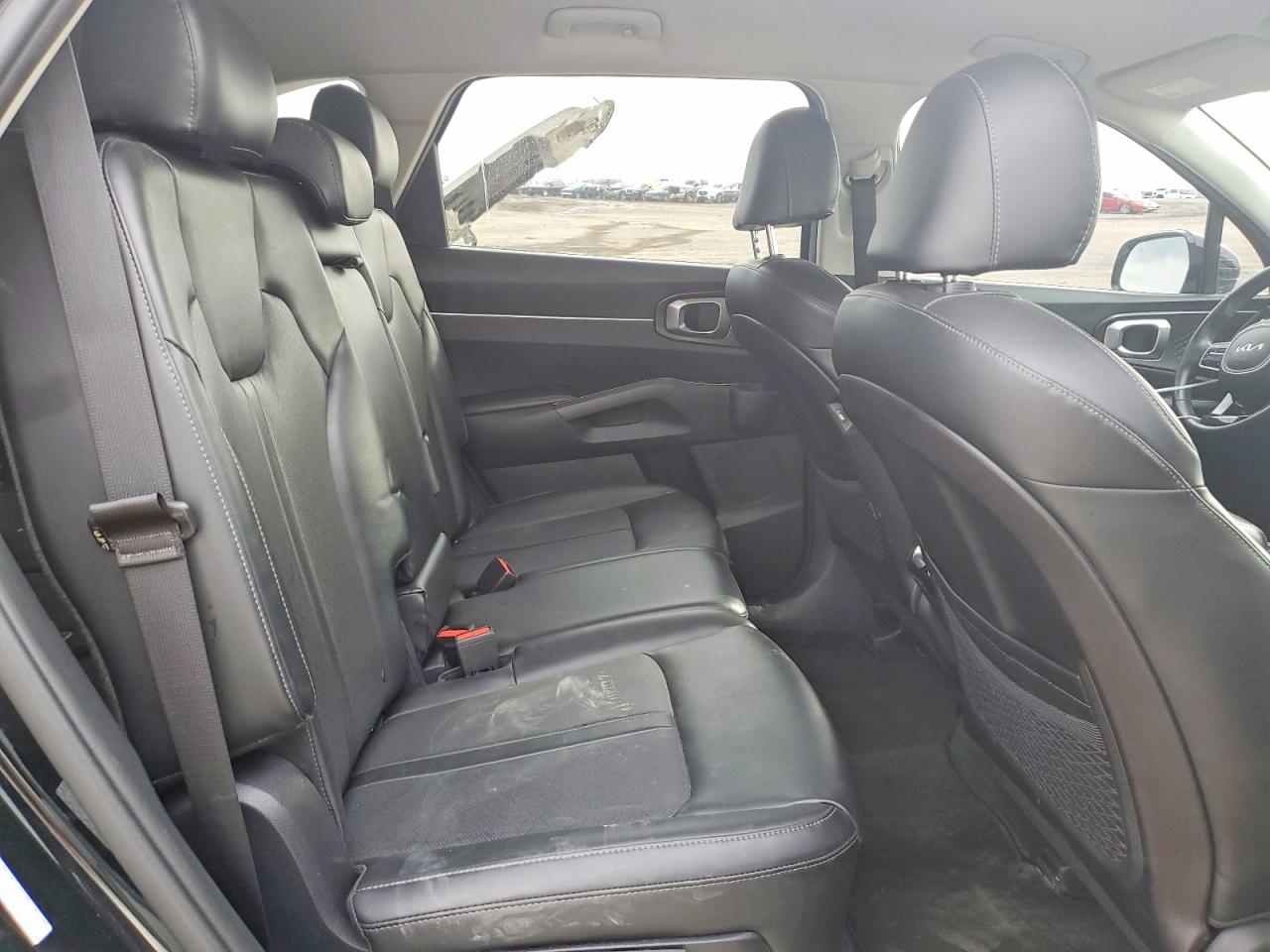 2022 KIA SORENTO S photo 31