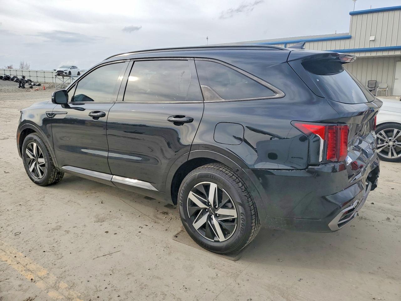 2022 KIA SORENTO S photo 4