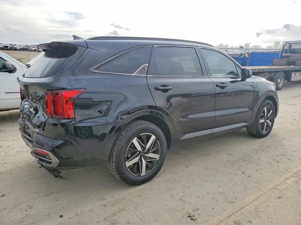 2022 KIA SORENTO S photo 7
