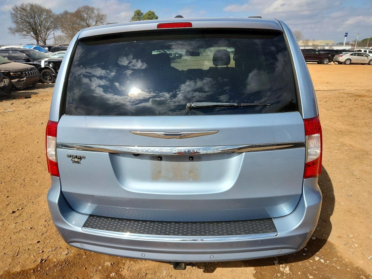 2012 CHRYSLER TOWN & COUNTRY TOURING L photo 16