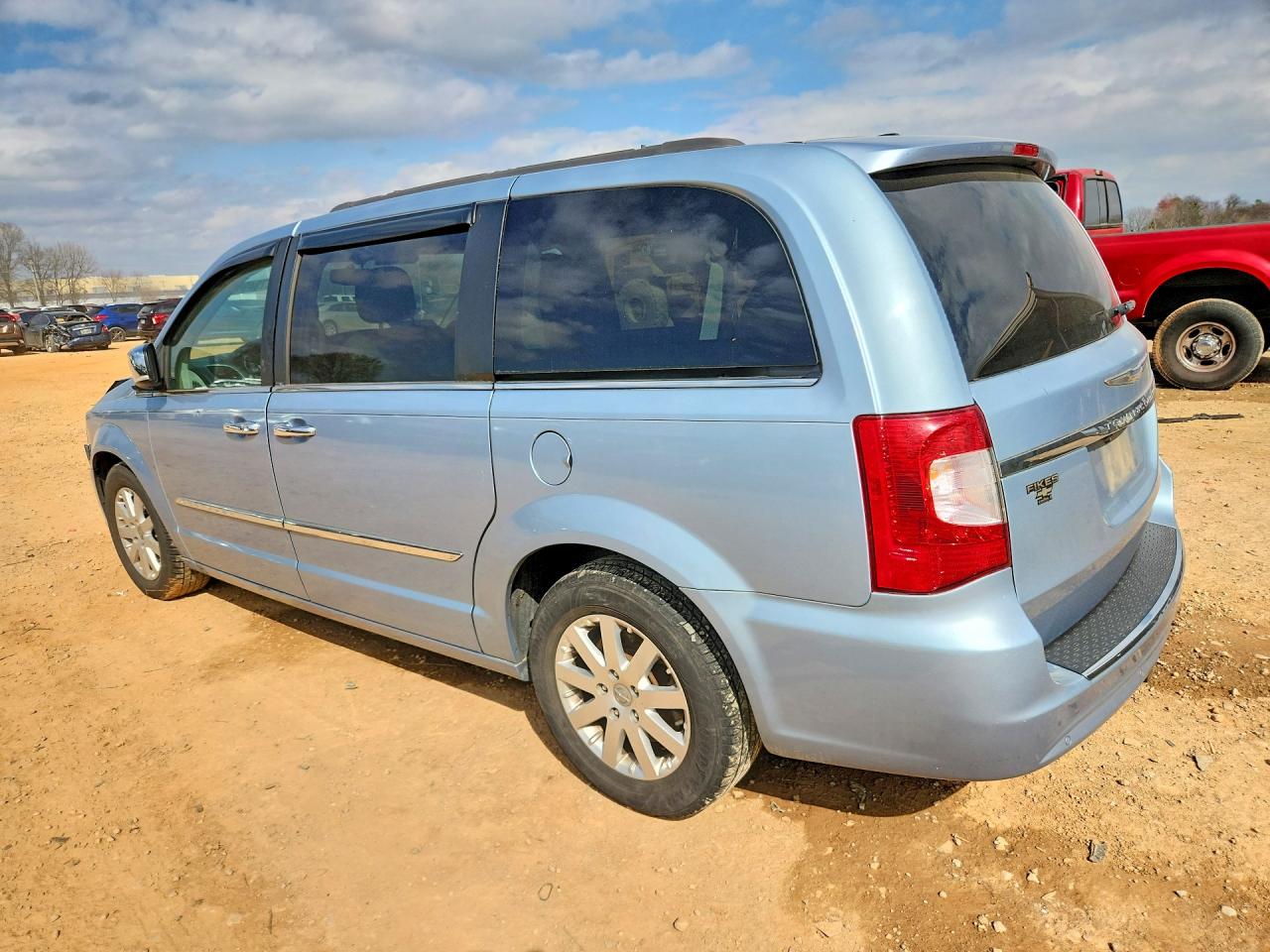 2012 CHRYSLER TOWN & COUNTRY TOURING L photo 4
