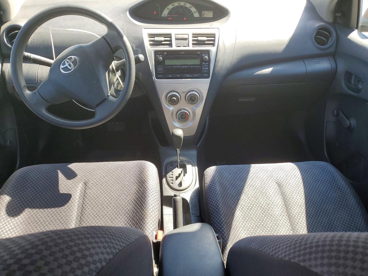 2007 TOYOTA YARIS BASE photo 8