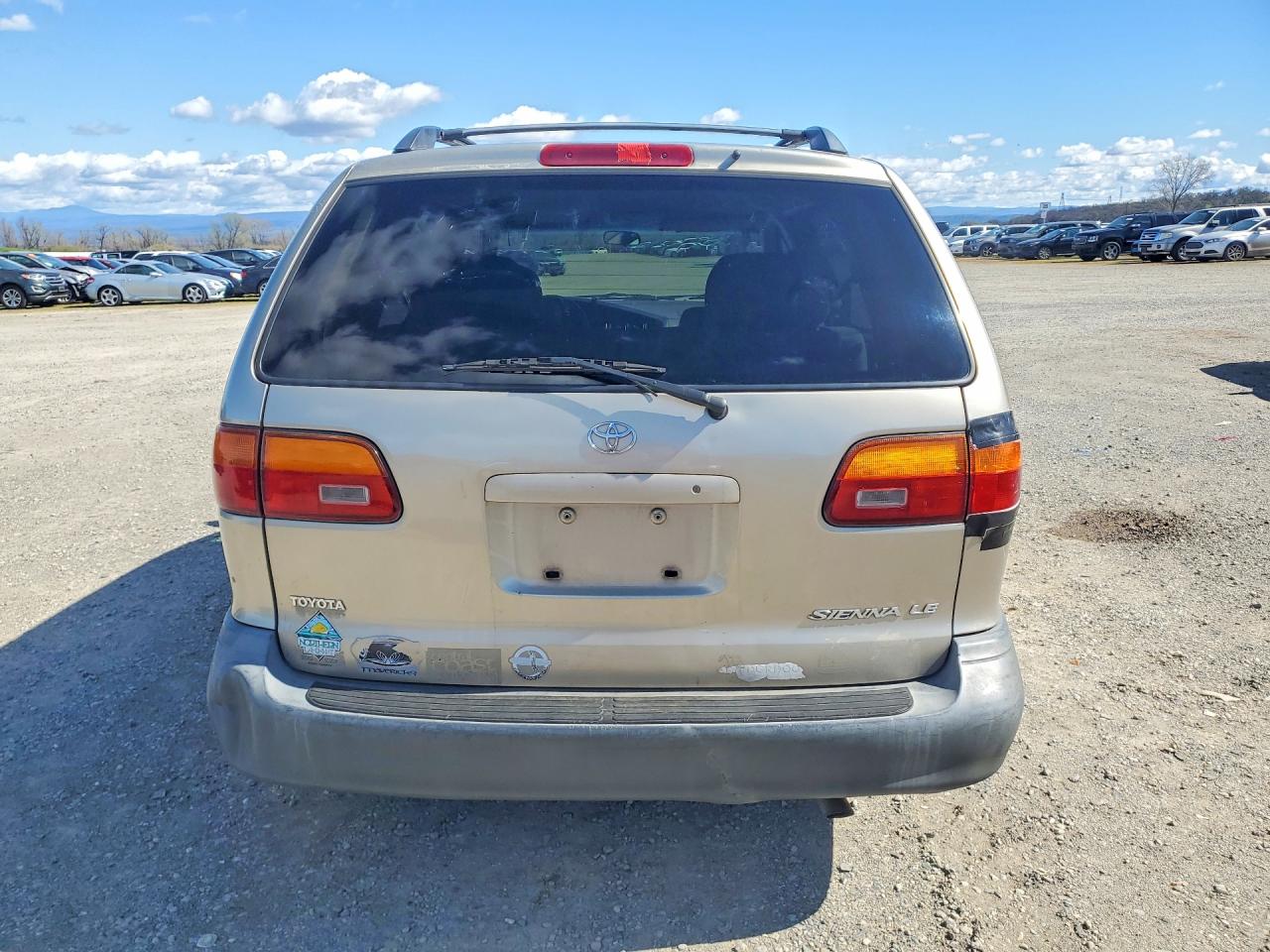 2000 TOYOTA SIENNA LE photo 16