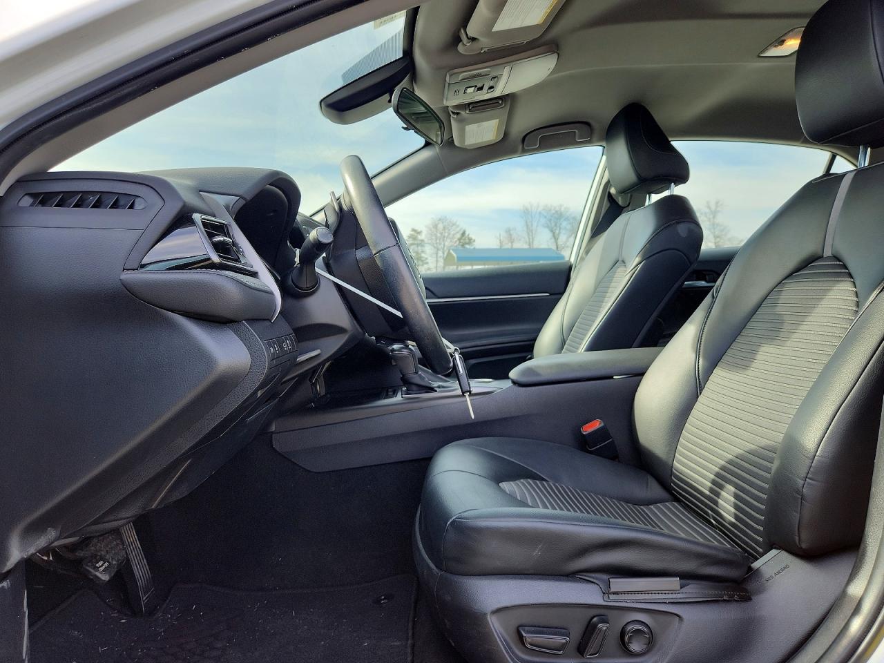 2021 TOYOTA CAMRY SE photo 19
