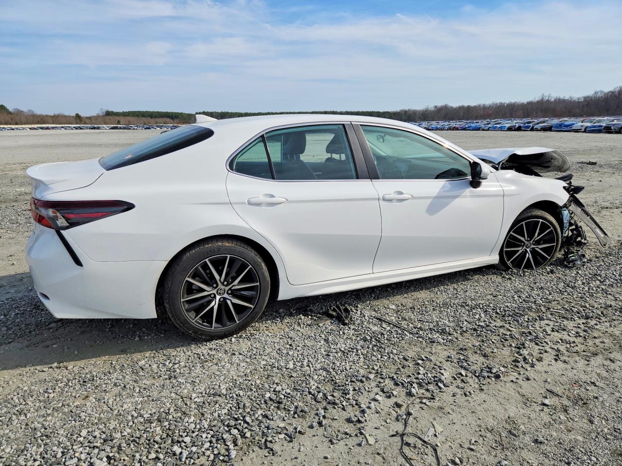 2021 TOYOTA CAMRY SE photo 7