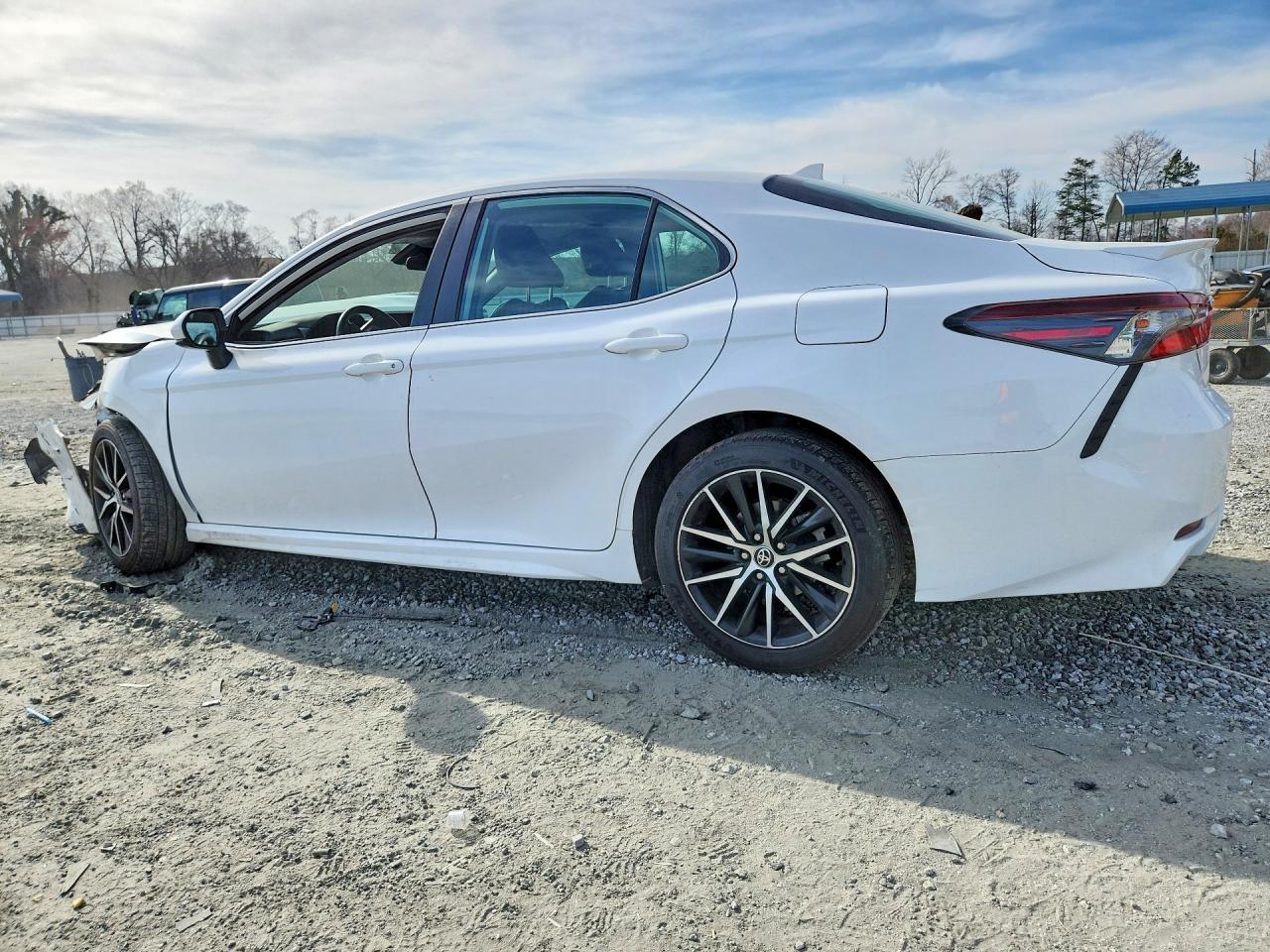 2021 TOYOTA CAMRY SE photo 4