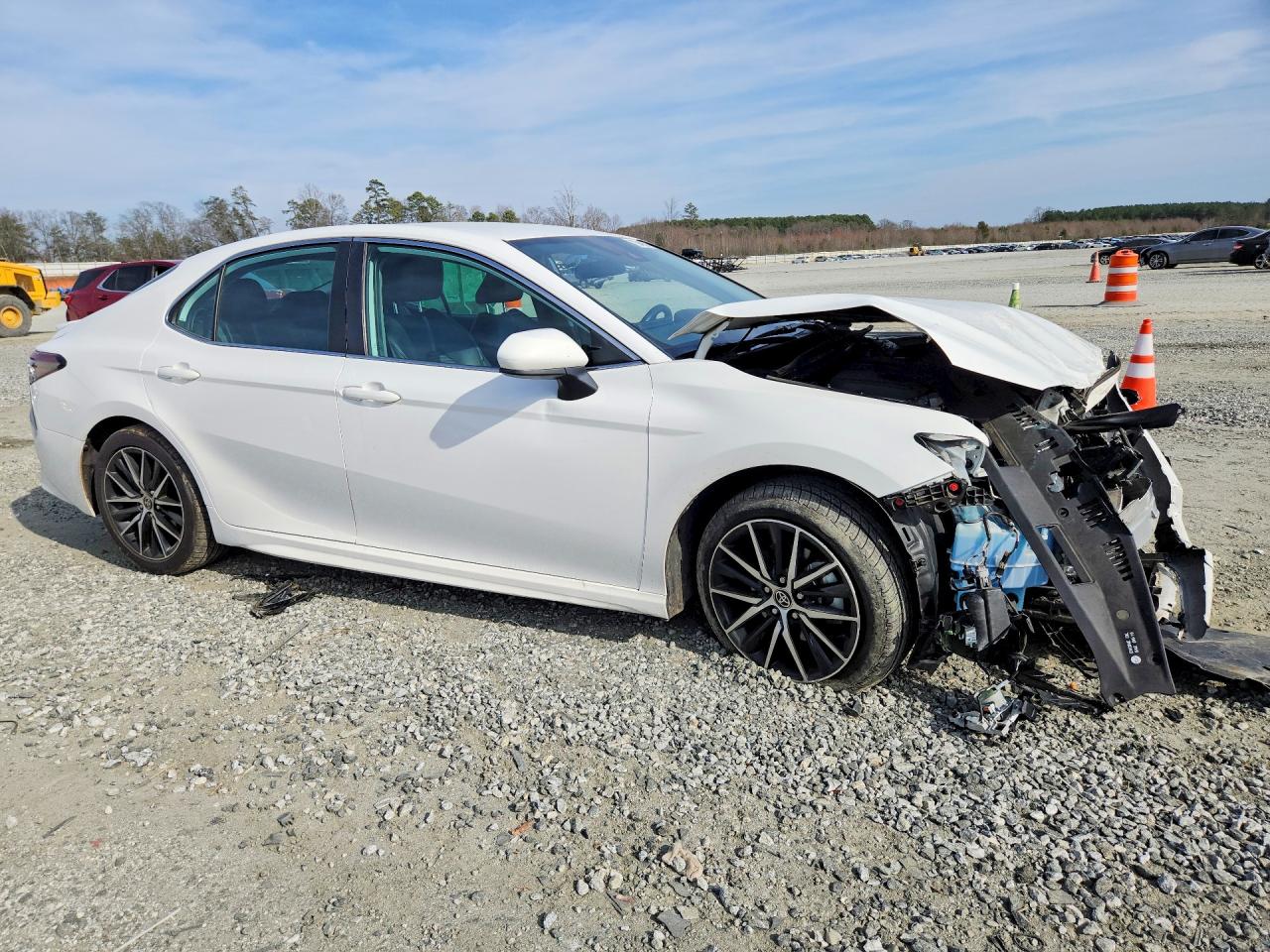 2021 TOYOTA CAMRY SE photo 10
