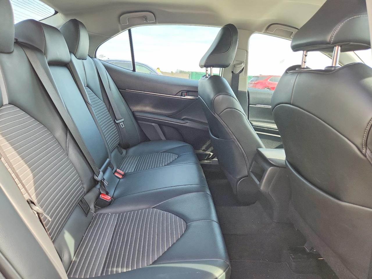 2021 TOYOTA CAMRY SE photo 28