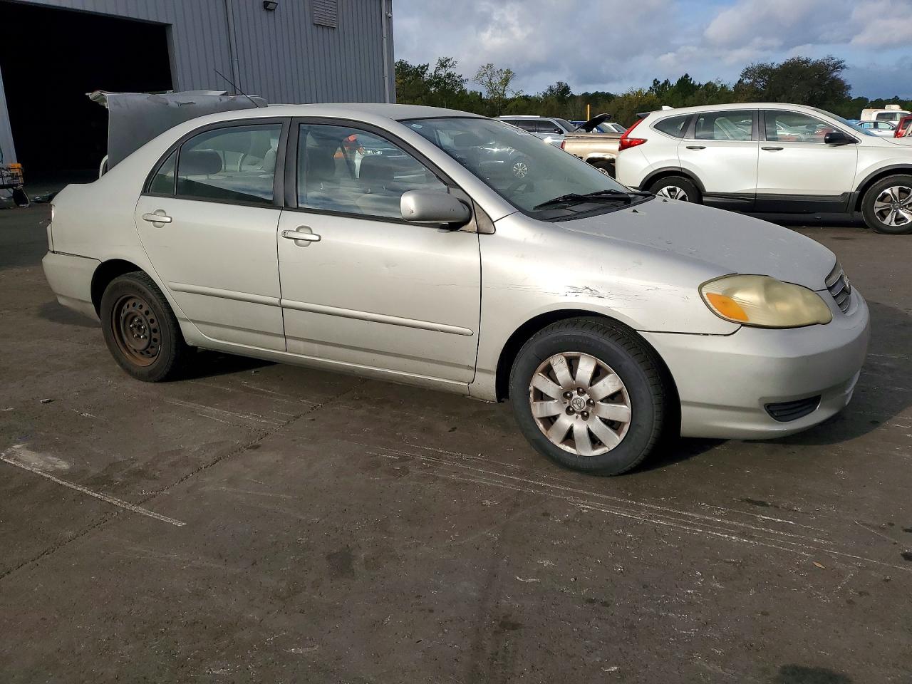 2004 TOYOTA COROLLA LE photo 4