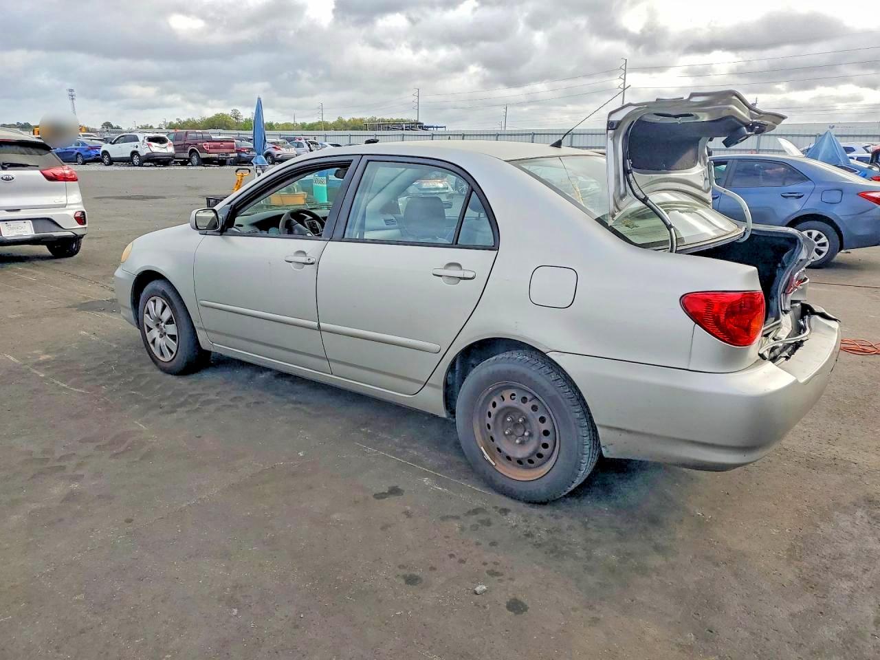 2004 TOYOTA COROLLA LE photo 2