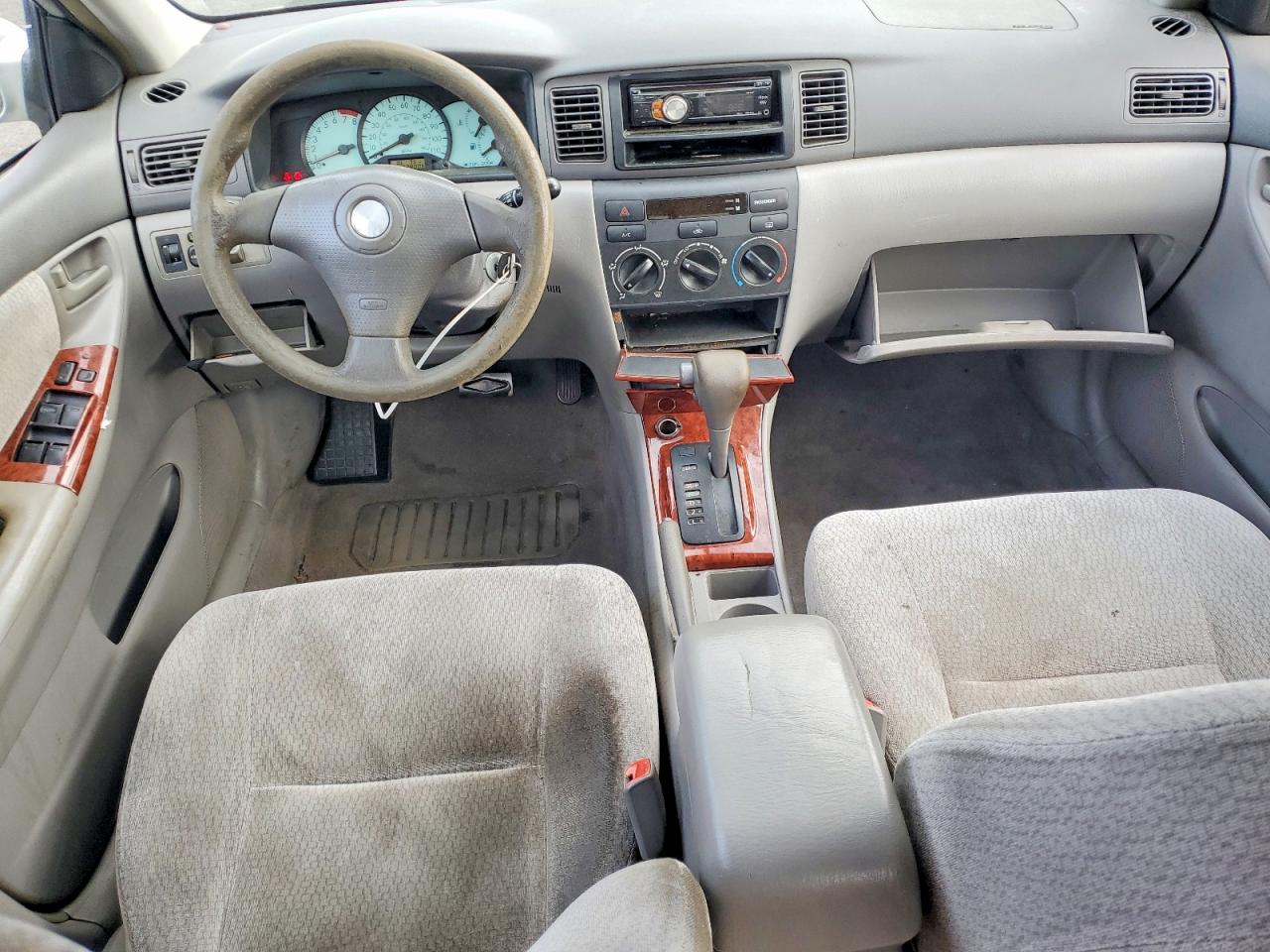 2004 TOYOTA COROLLA LE photo 8