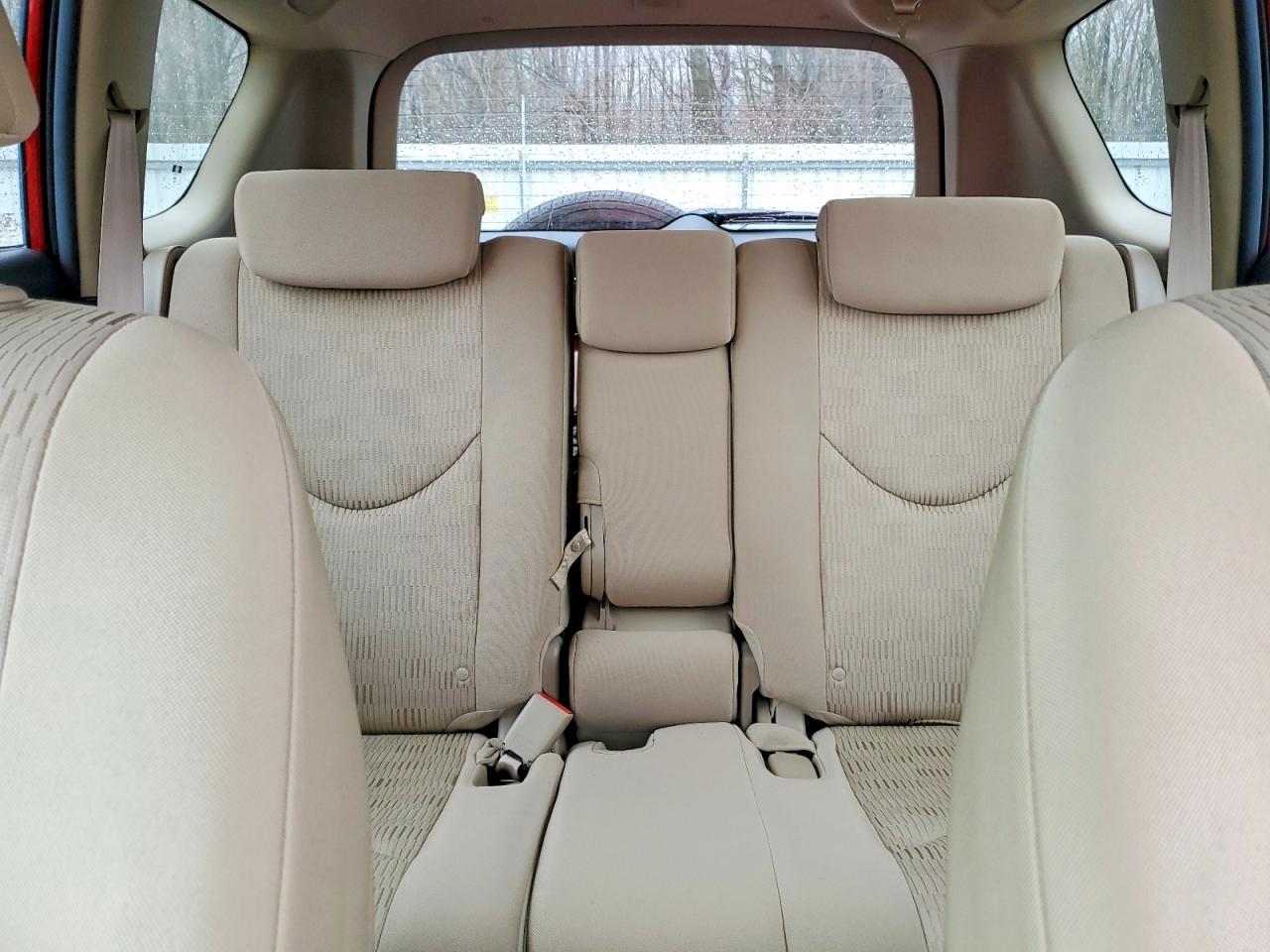 2011 TOYOTA RAV4 BASE photo 19