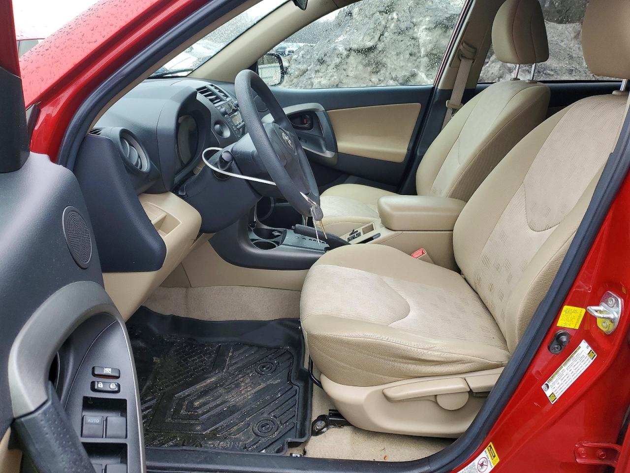 2011 TOYOTA RAV4 BASE photo 13