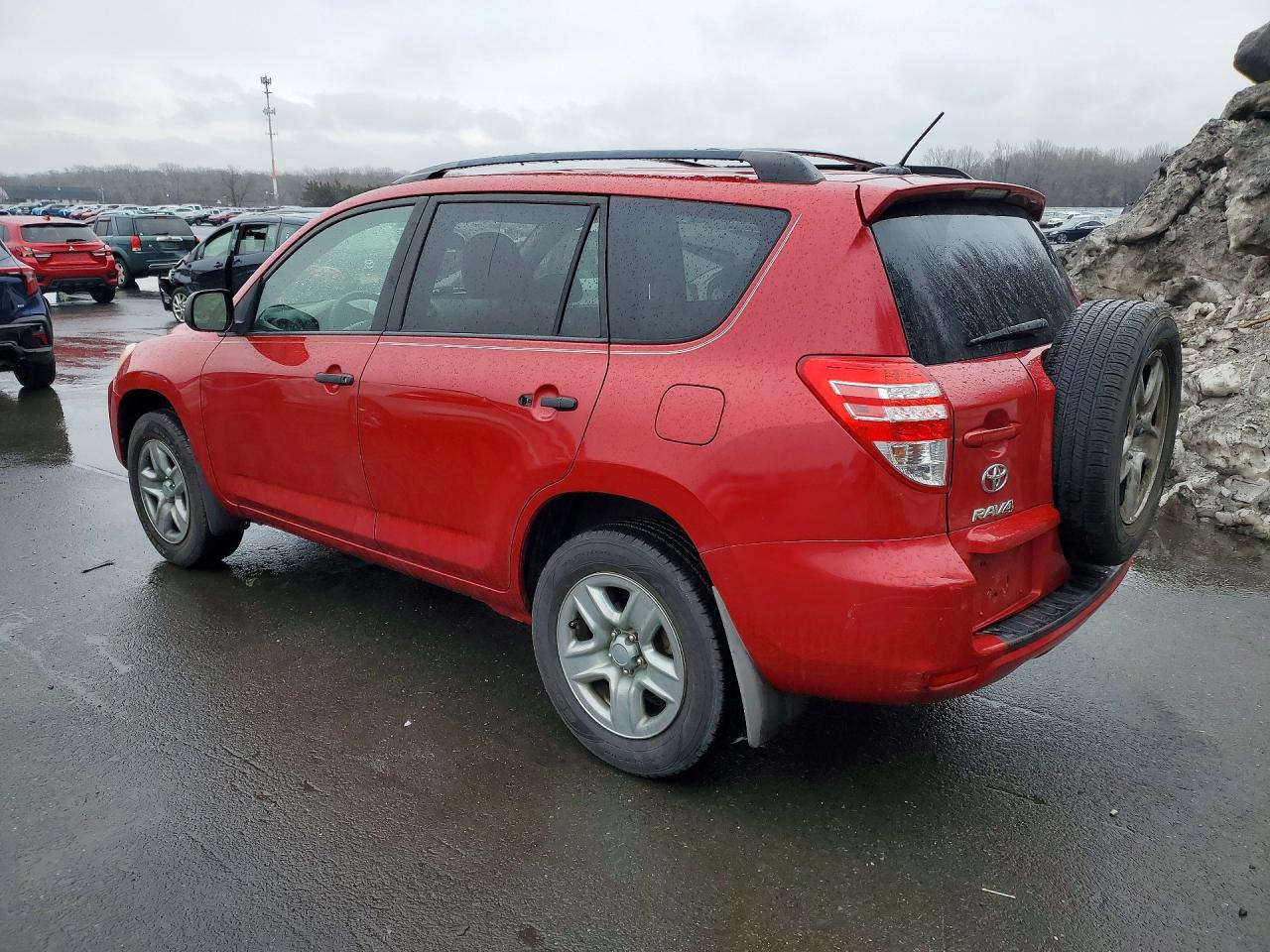 2011 TOYOTA RAV4 BASE photo 3