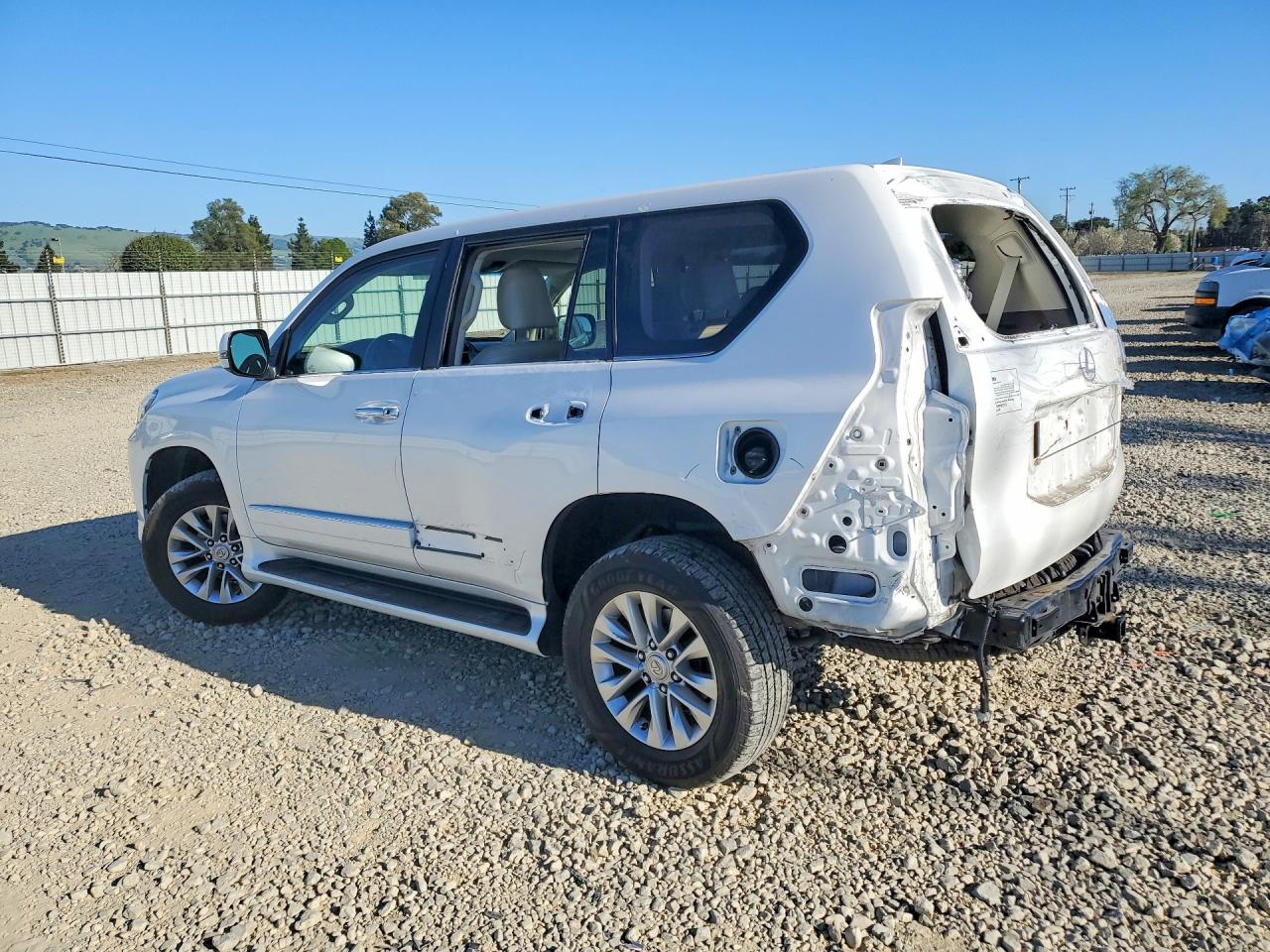 2018 LEXUS GX photo 3