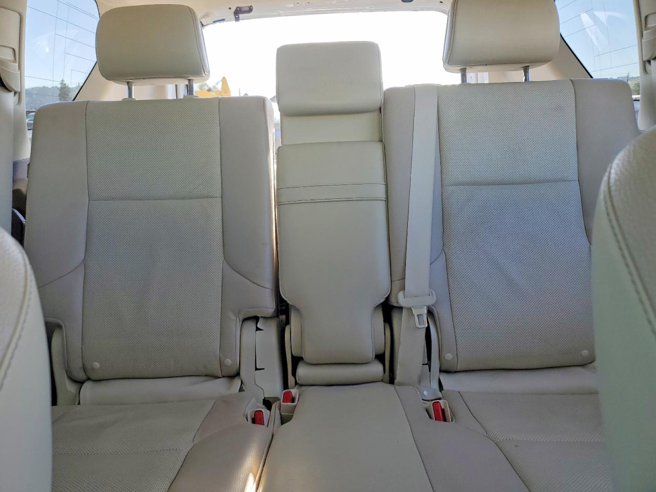 2018 LEXUS GX photo 19