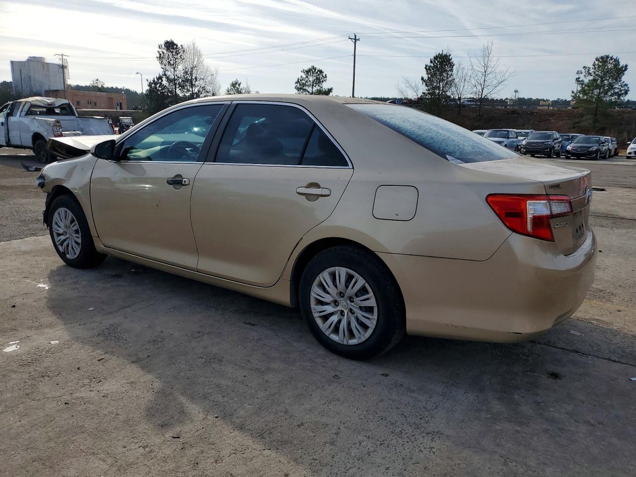 2012 TOYOTA CAMRY photo 3