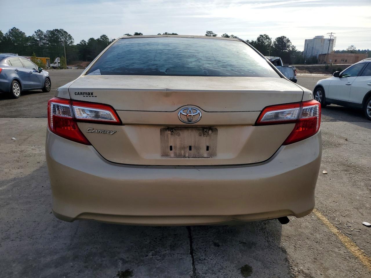 2012 TOYOTA CAMRY photo 11