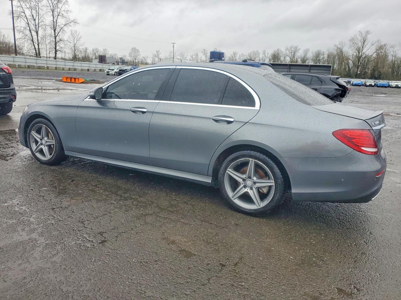 2017 MERCEDES-BENZ E 300 4MATIC photo 3