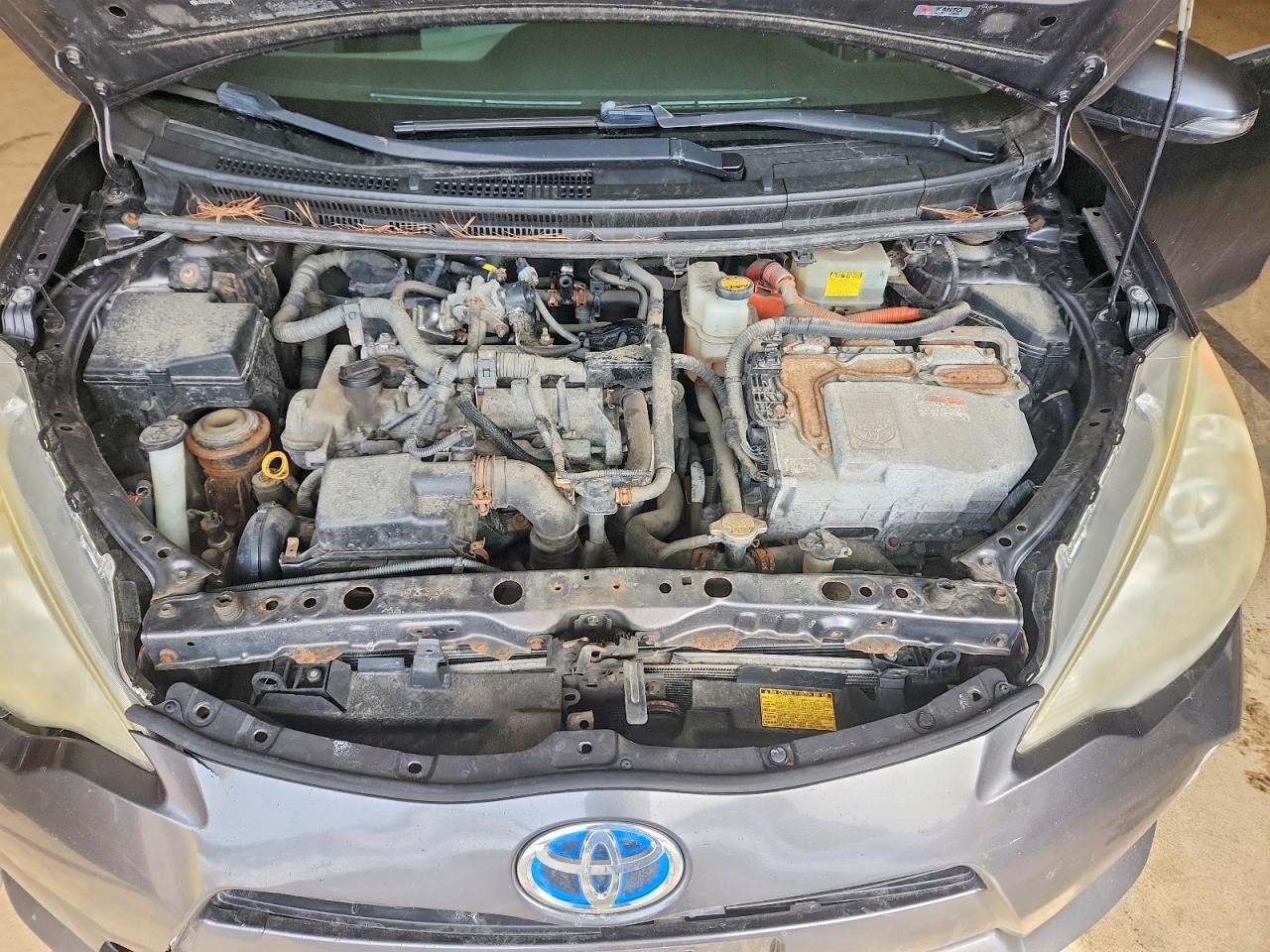 2012 TOYOTA PRIUS C TWO photo 21