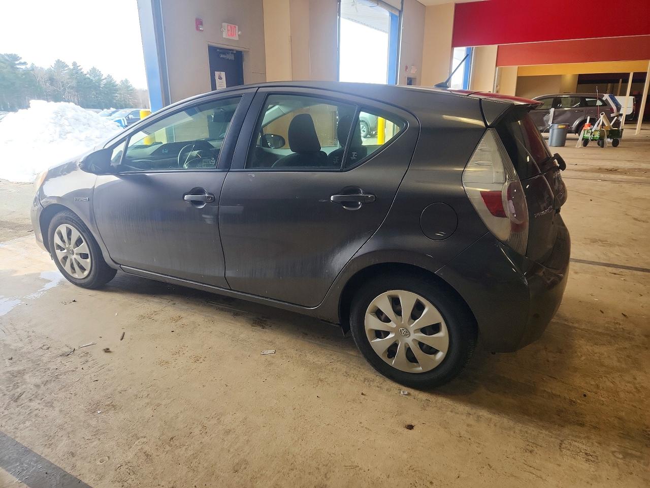 2012 TOYOTA PRIUS C TWO photo 3