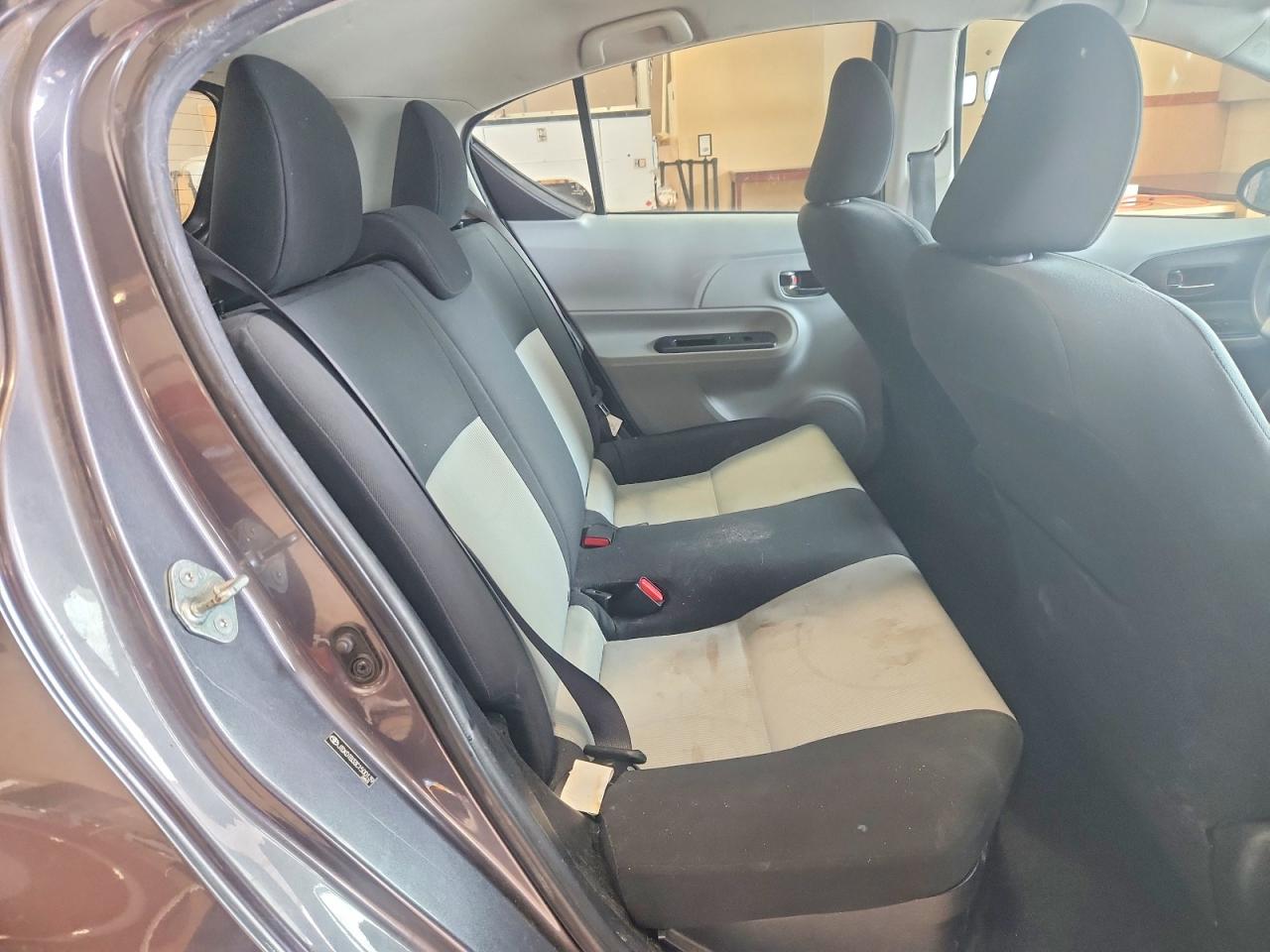 2012 TOYOTA PRIUS C TWO photo 19