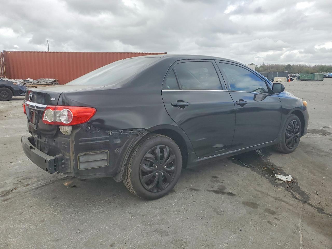 2013 TOYOTA COROLLA LE photo 5