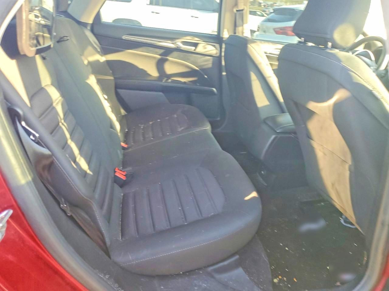 2017 FORD FUSION SE photo 19