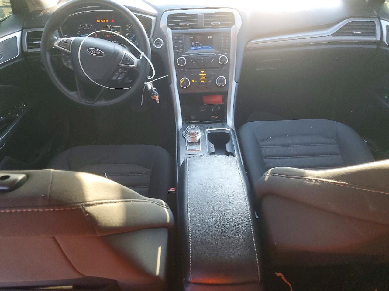 2017 FORD FUSION SE photo 15