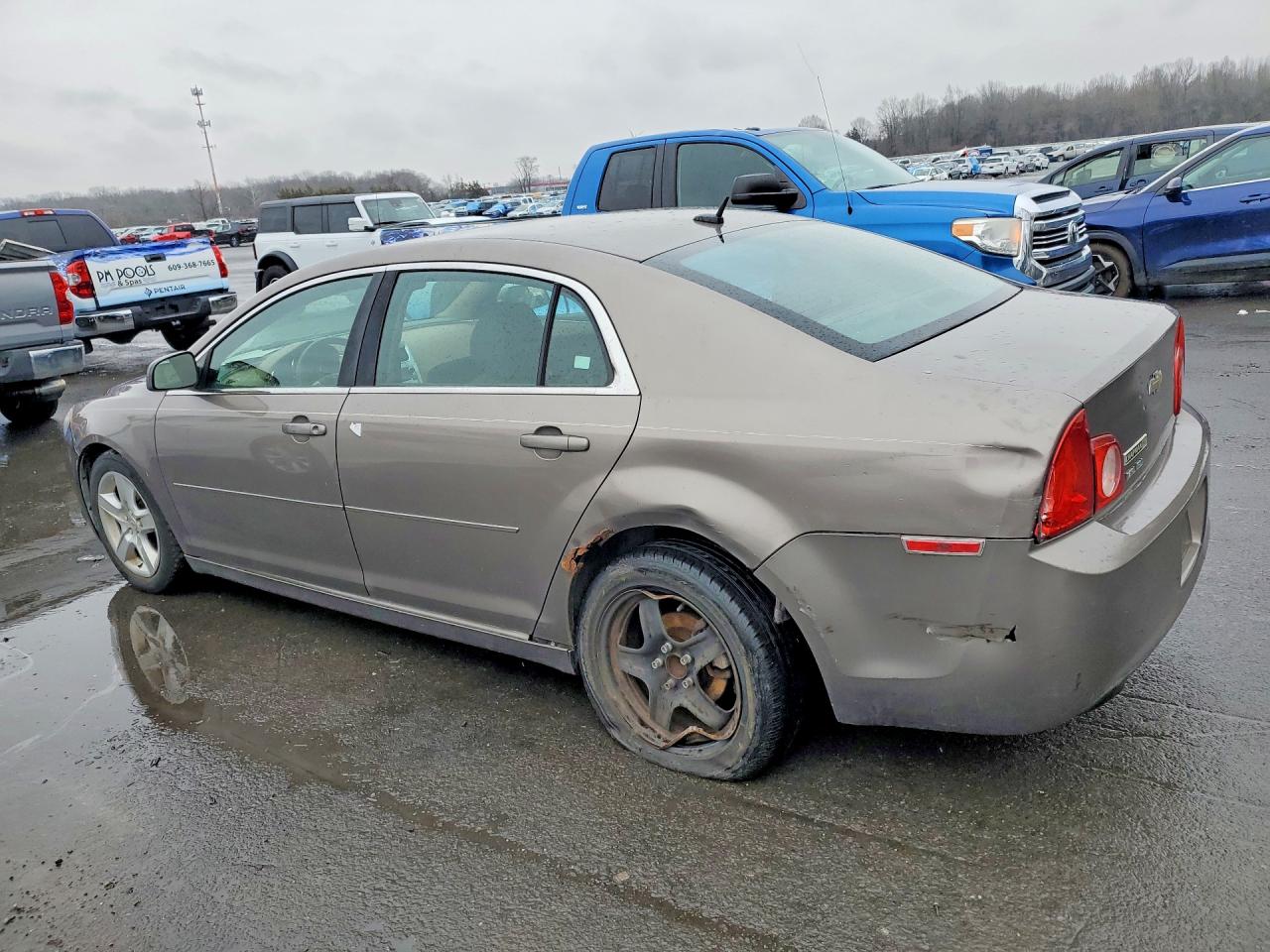 2011 CHEVROLET MALIBU LS photo 2