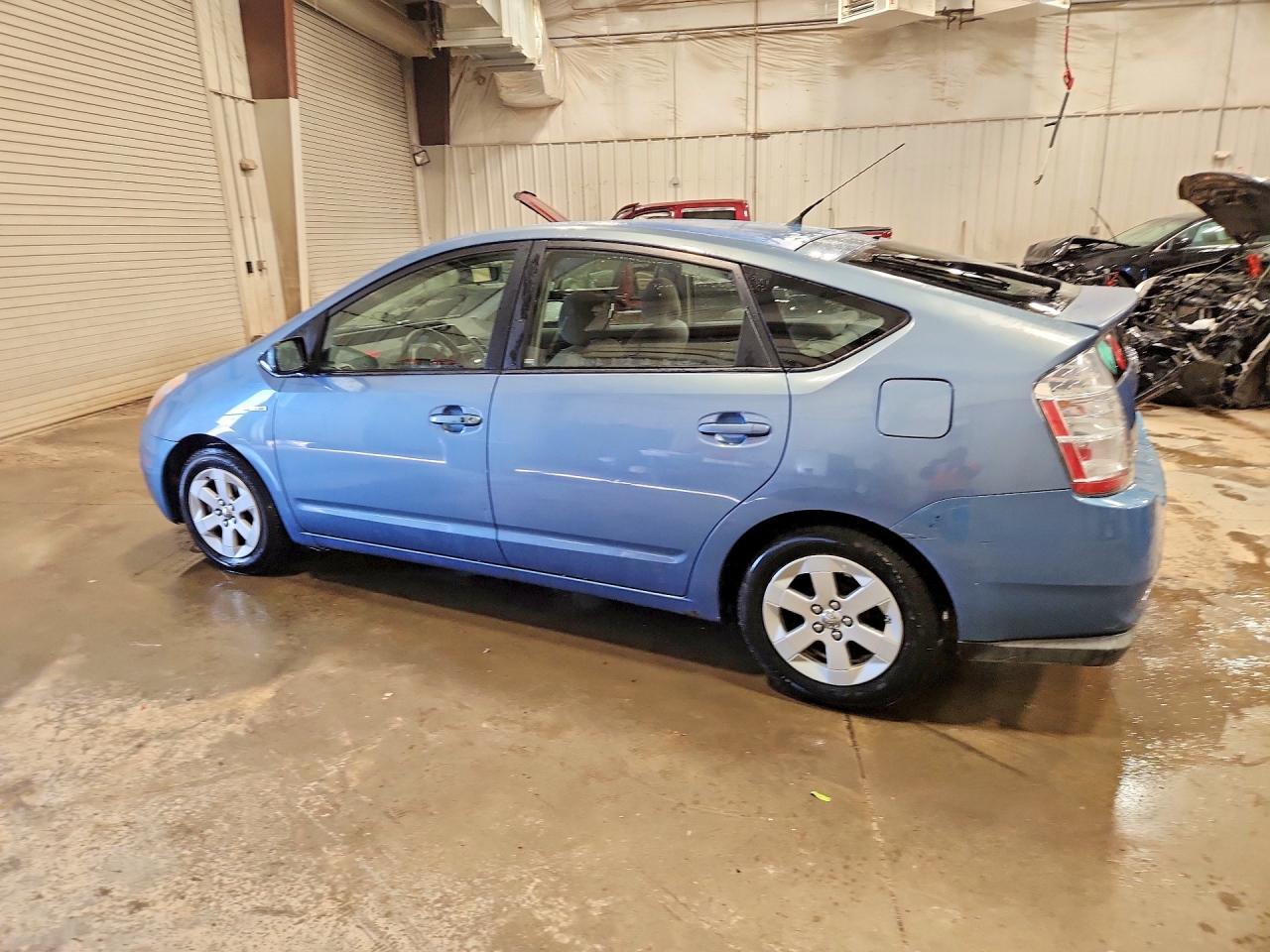 2008 TOYOTA PRIUS BASE photo 3