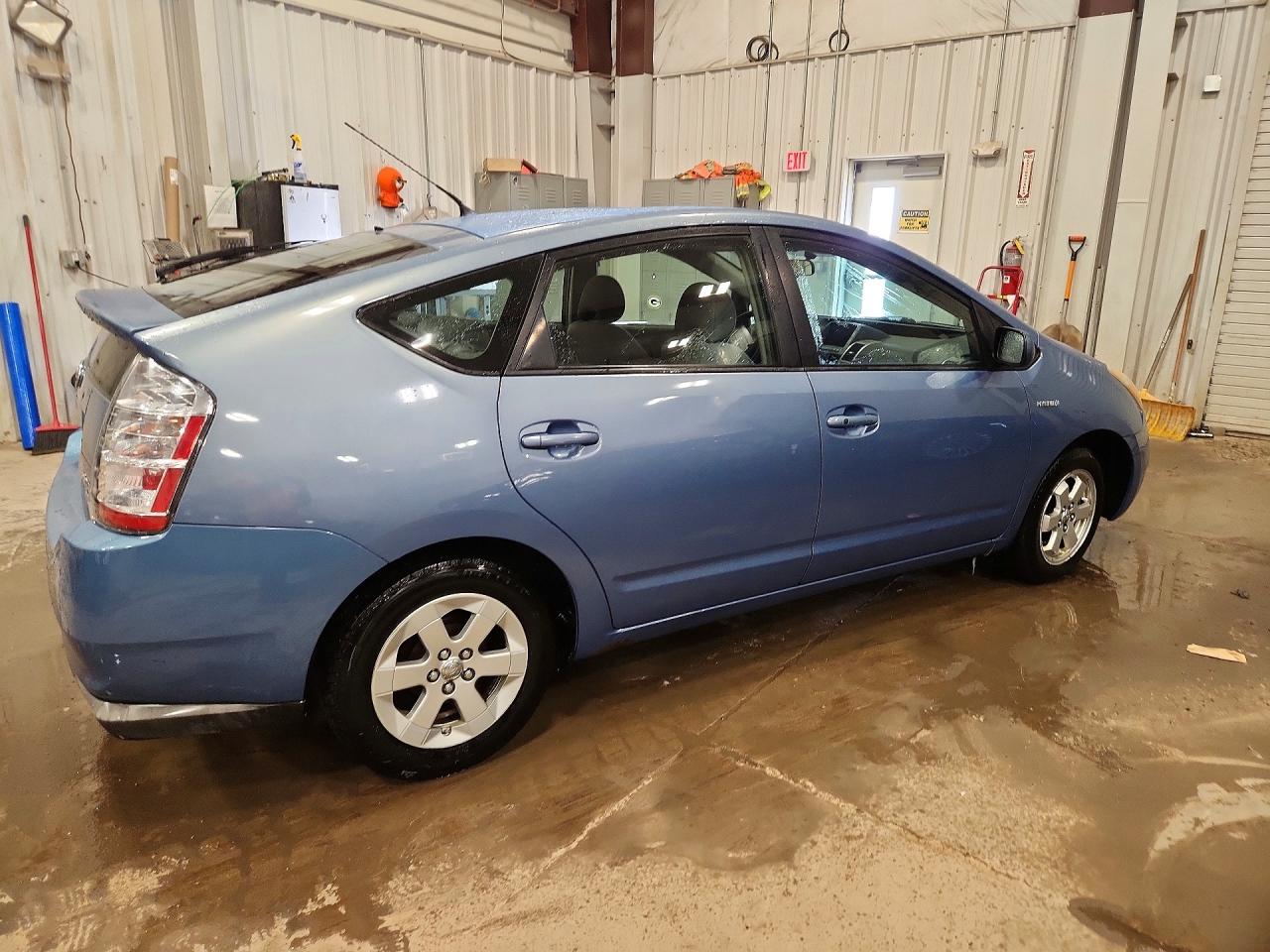 2008 TOYOTA PRIUS BASE photo 5