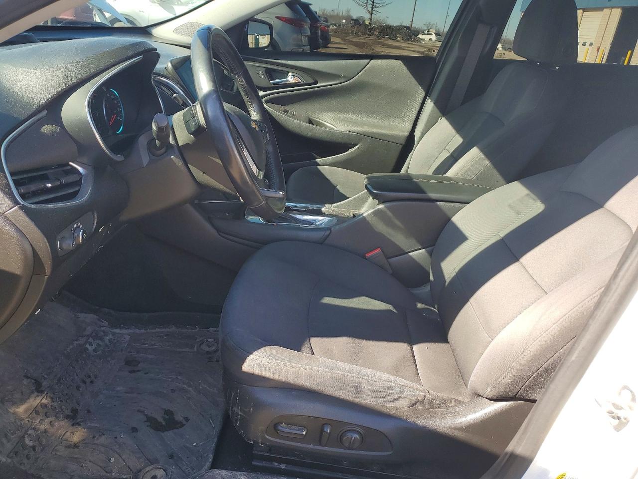 2017 CHEVROLET MALIBU LT photo 13