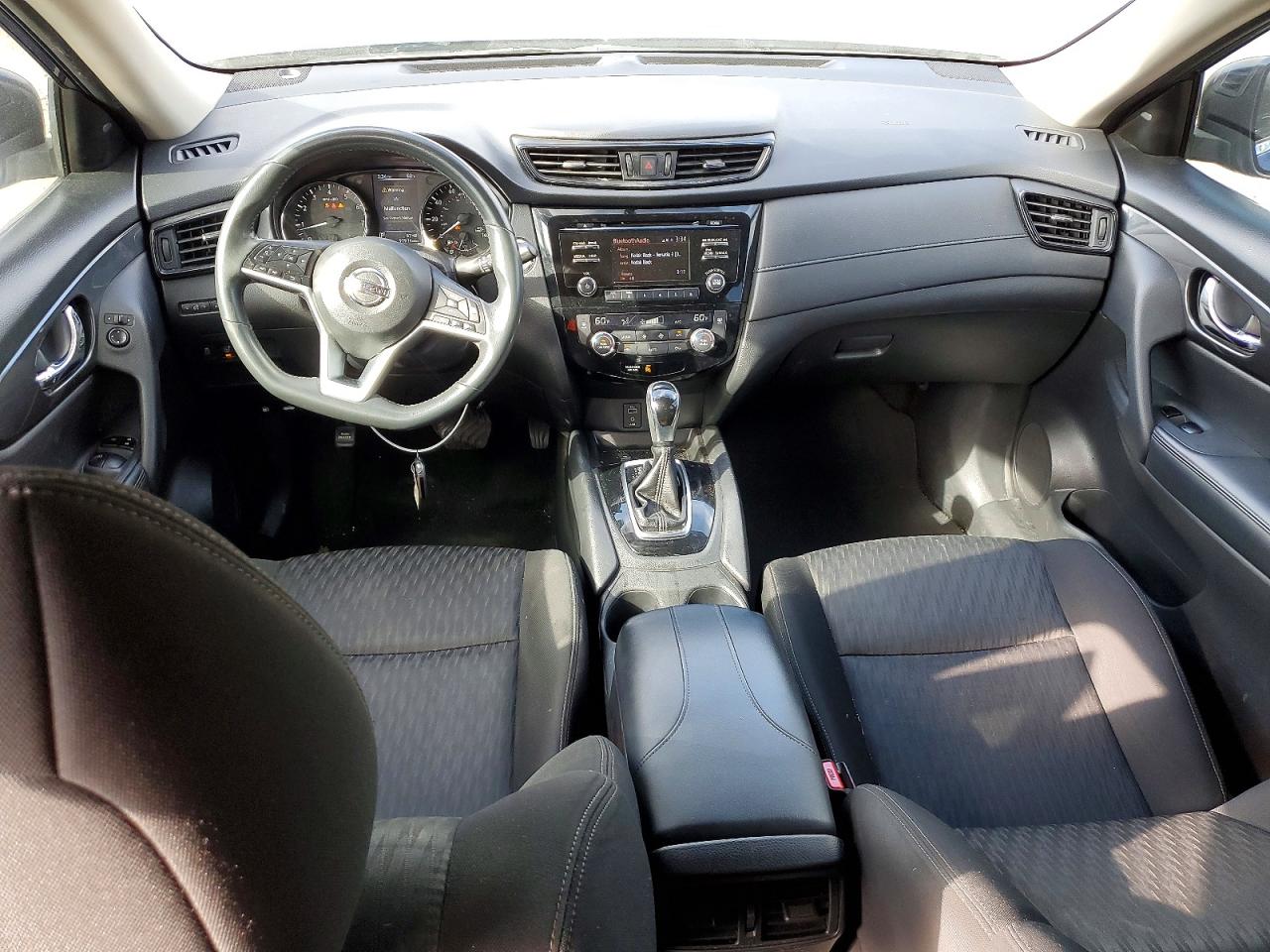 2017 NISSAN ROGUE SV photo 22