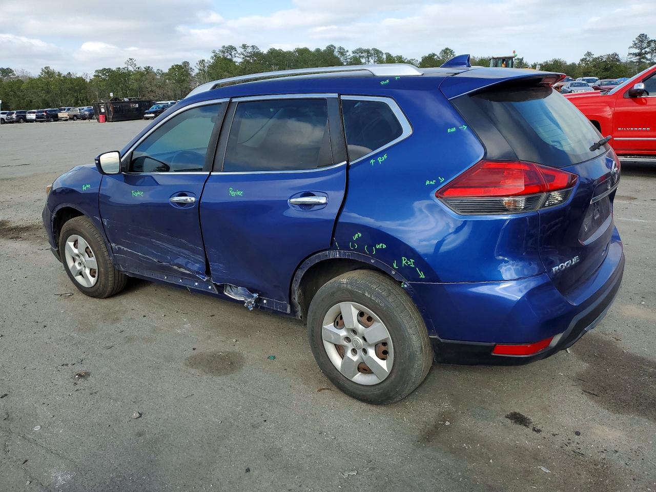 2017 NISSAN ROGUE SV photo 4