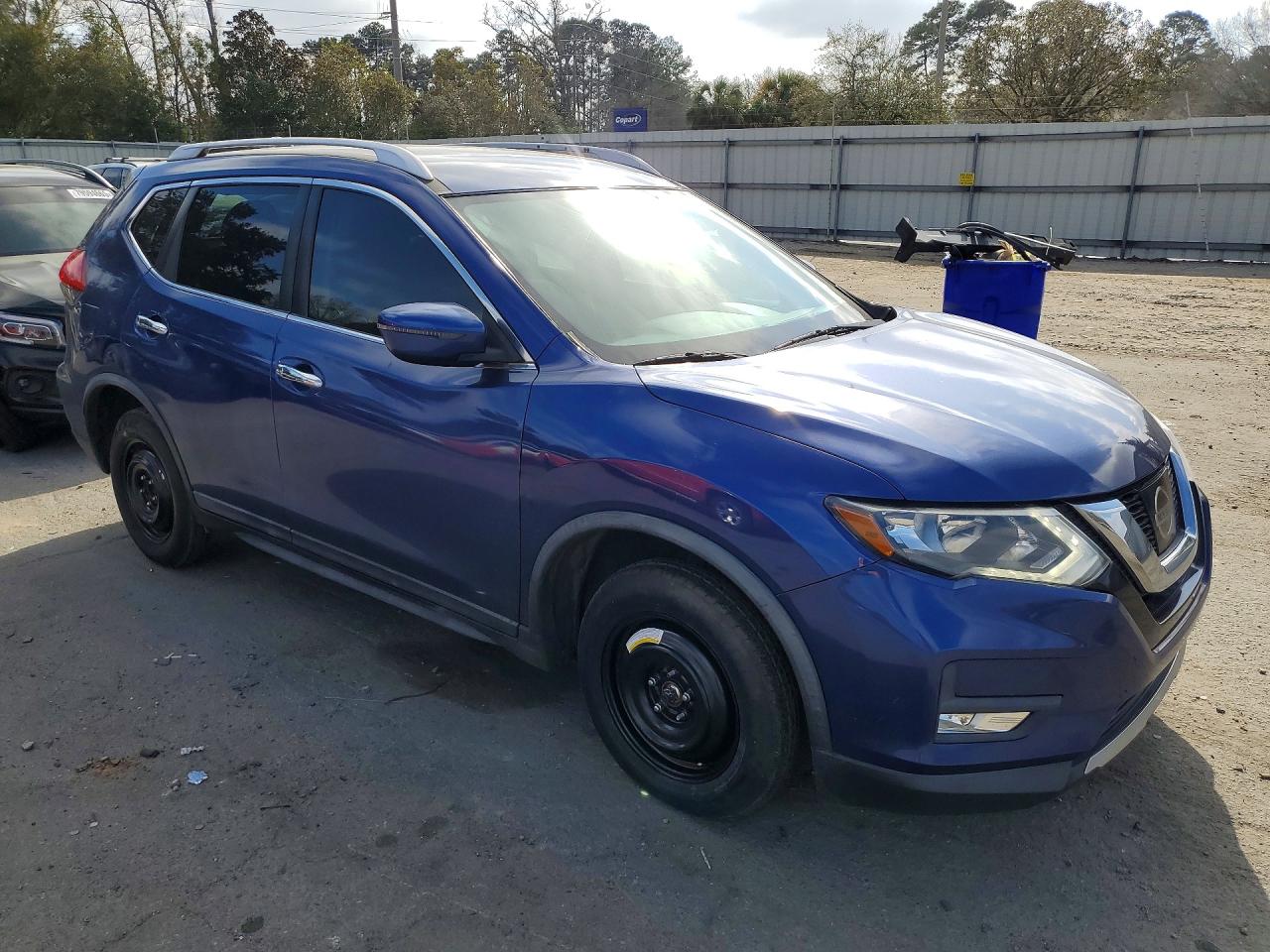 2017 NISSAN ROGUE SV photo 10