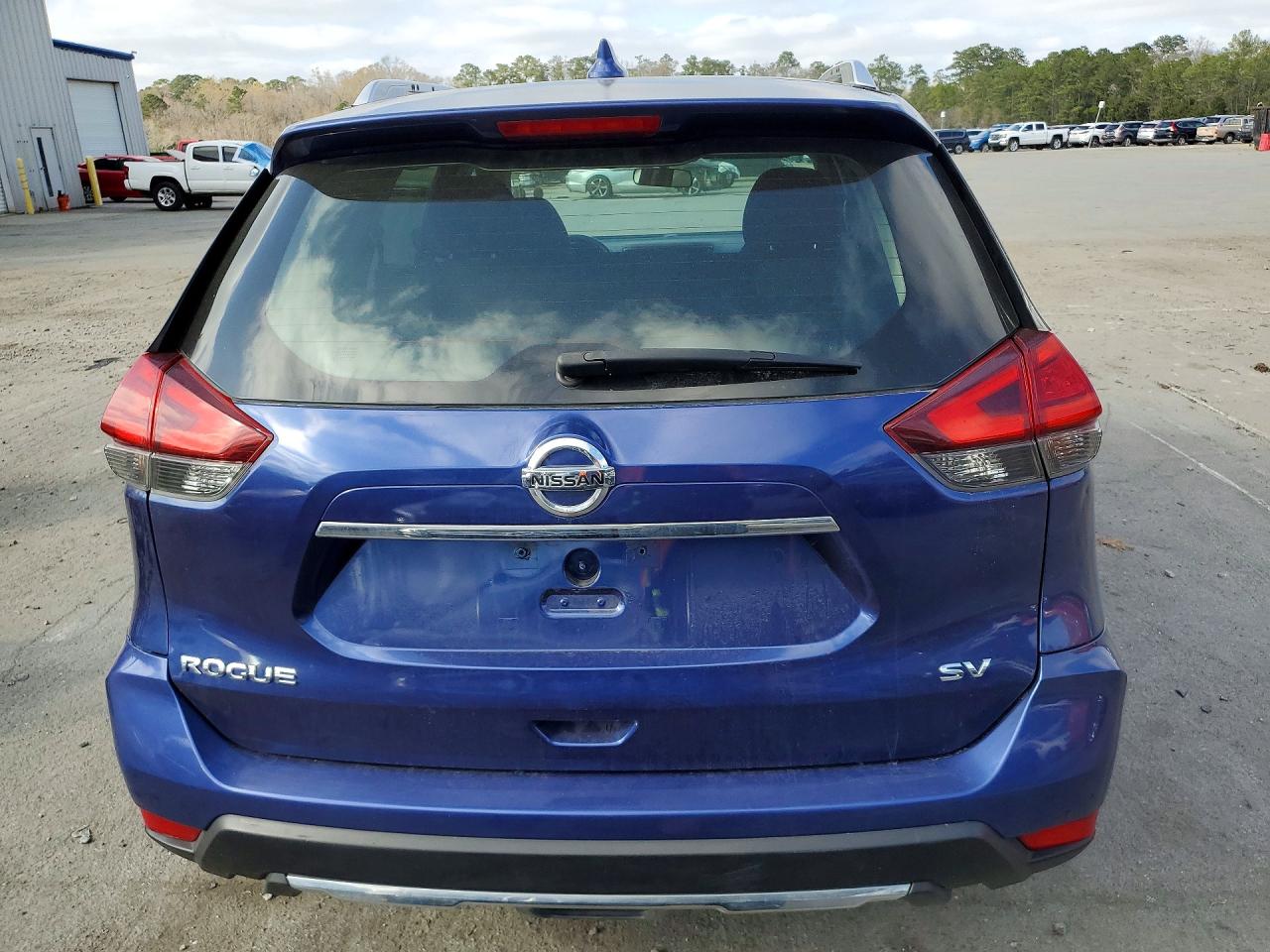 2017 NISSAN ROGUE SV photo 16