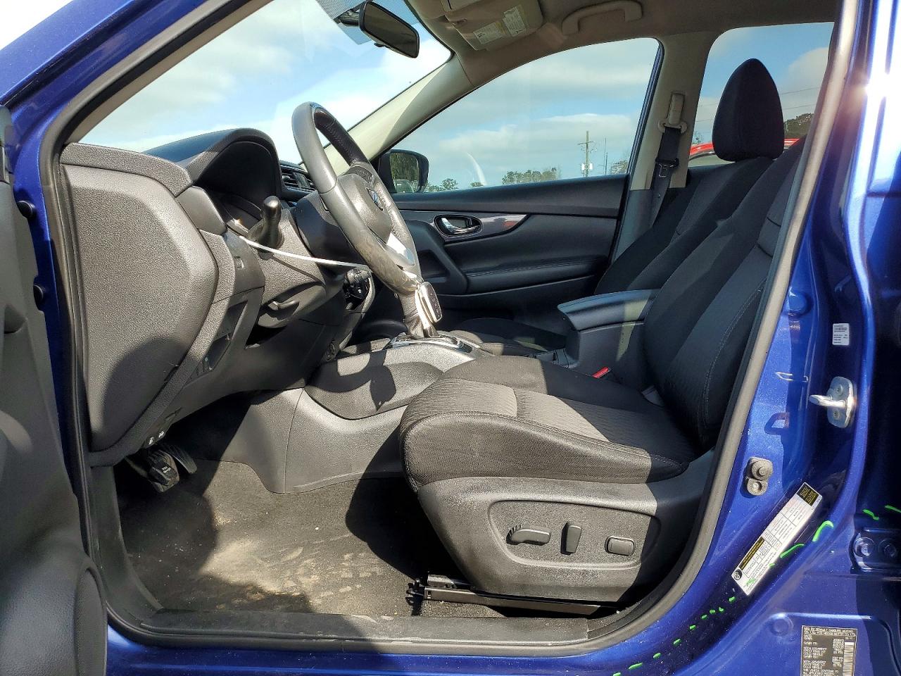 2017 NISSAN ROGUE SV photo 19