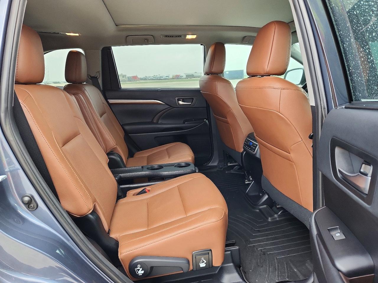 2019 TOYOTA HIGHLANDER LIMITED PLATINUM photo 11