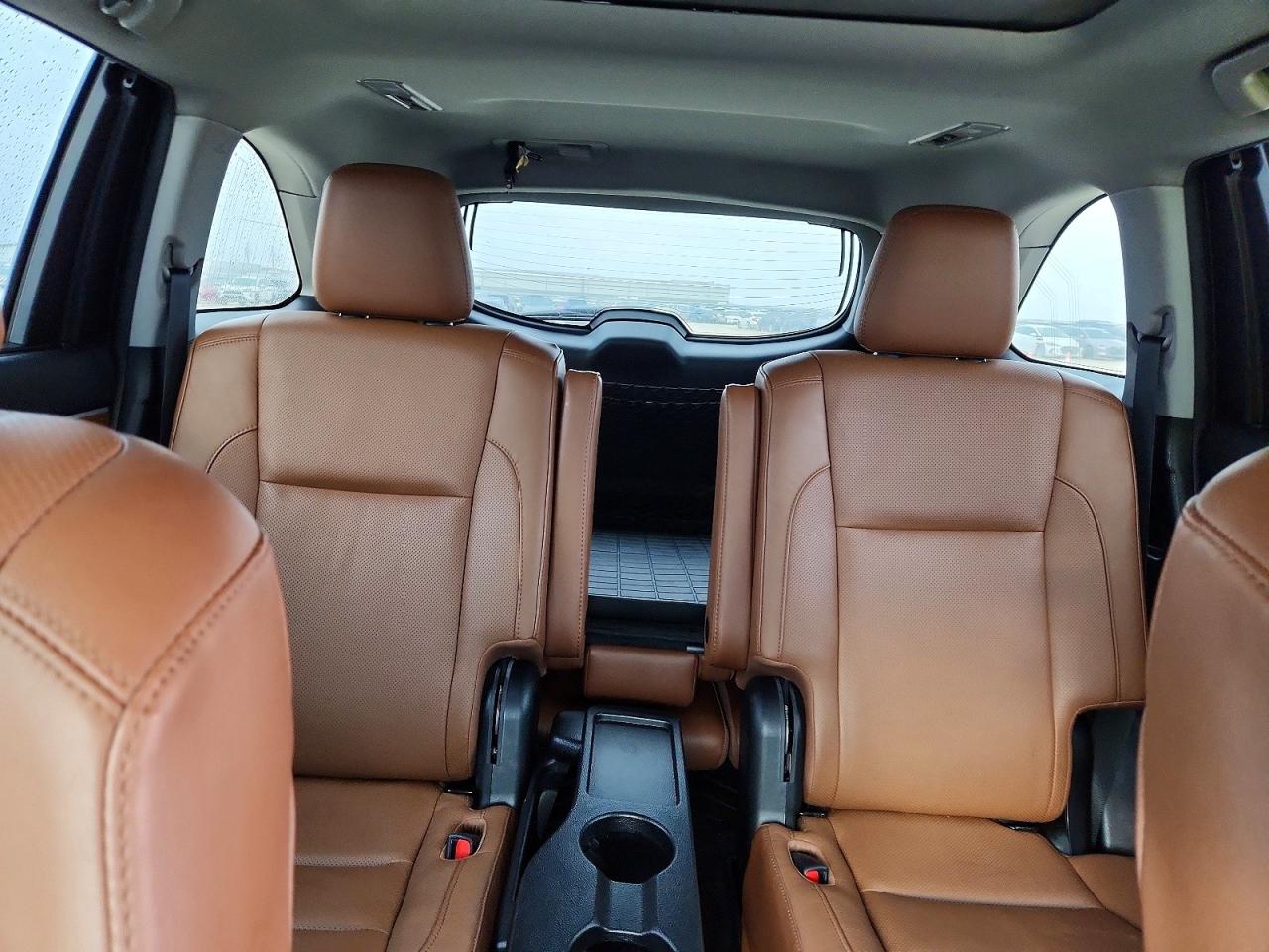 2019 TOYOTA HIGHLANDER LIMITED PLATINUM photo 10