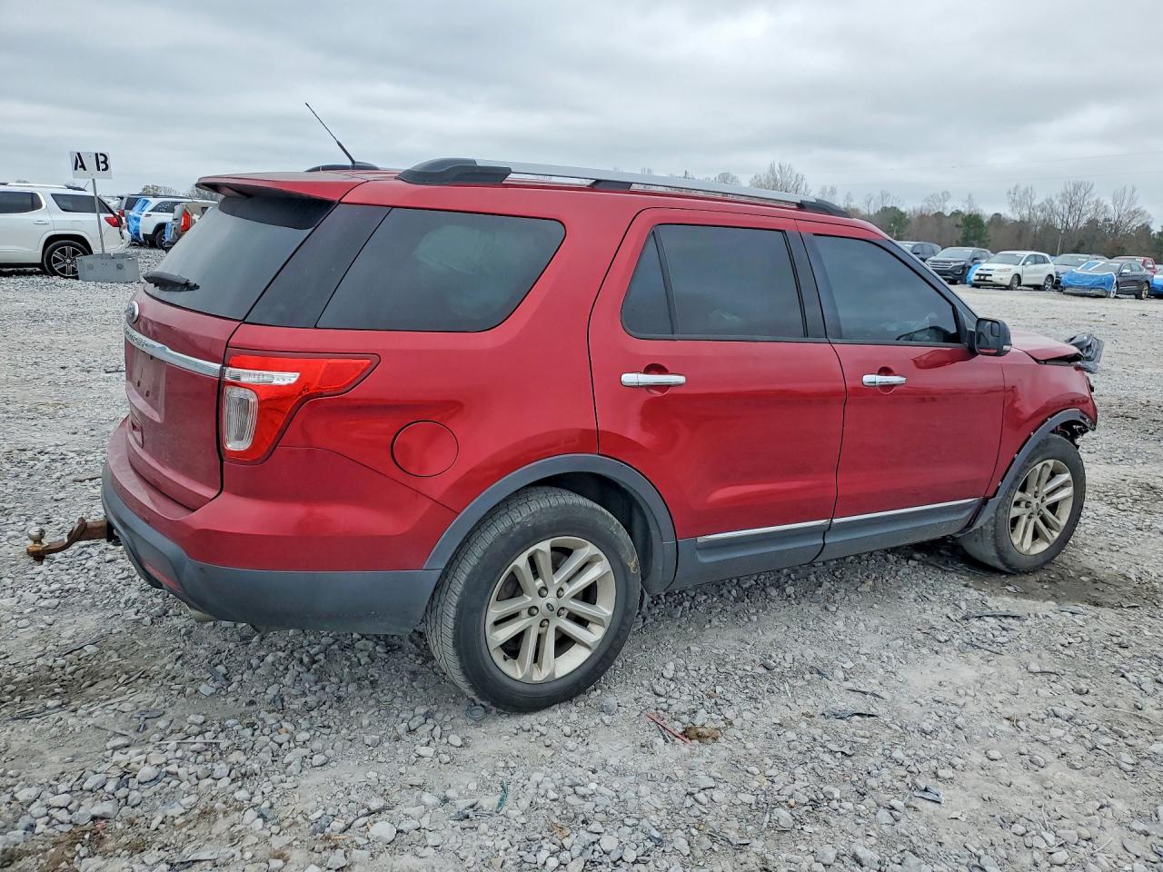 2014 FORD EXPLORER XLT photo 3