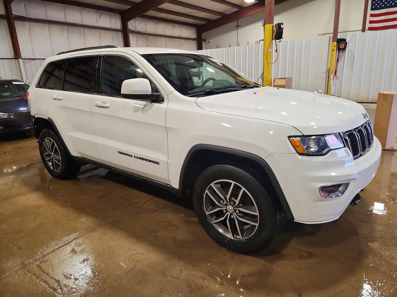 2018 JEEP GRAND CHEROKEE LAREDO photo 4