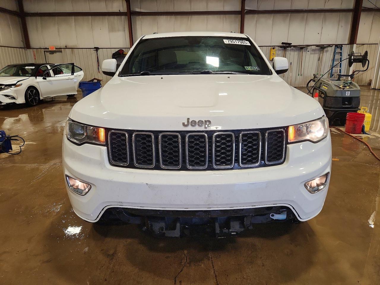 2018 JEEP GRAND CHEROKEE LAREDO photo 5
