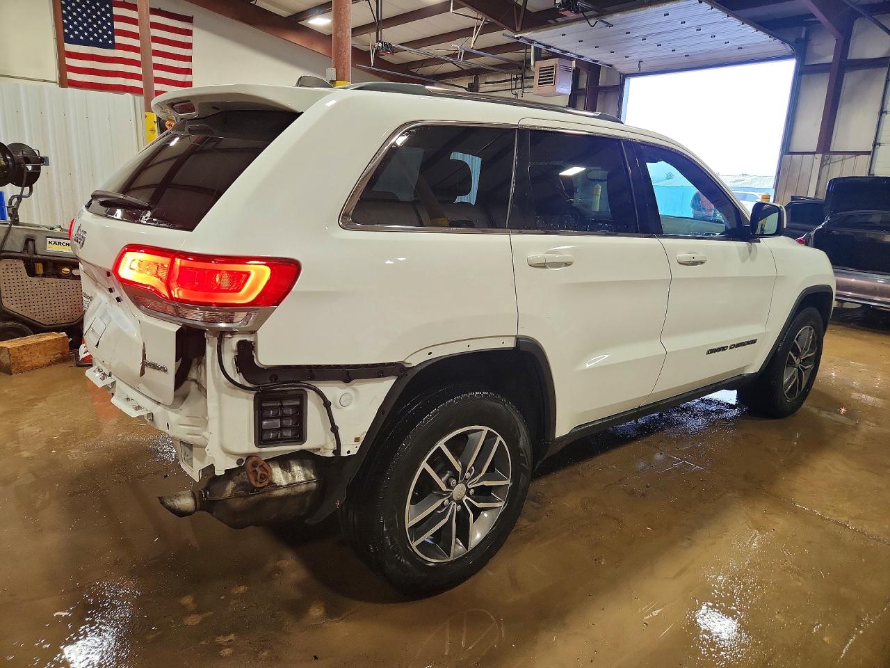 2018 JEEP GRAND CHEROKEE LAREDO photo 3