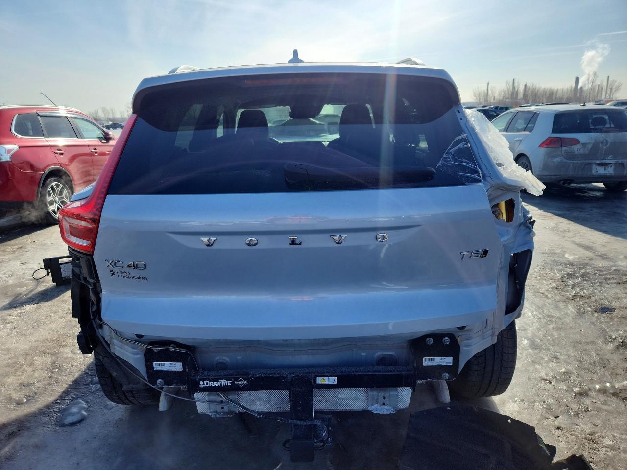 2021 VOLVO XC40 T5 MOMENTUM photo 6