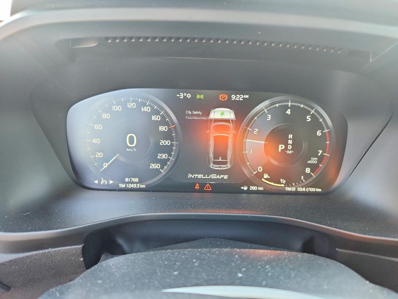 2021 VOLVO XC40 T5 MOMENTUM photo 9