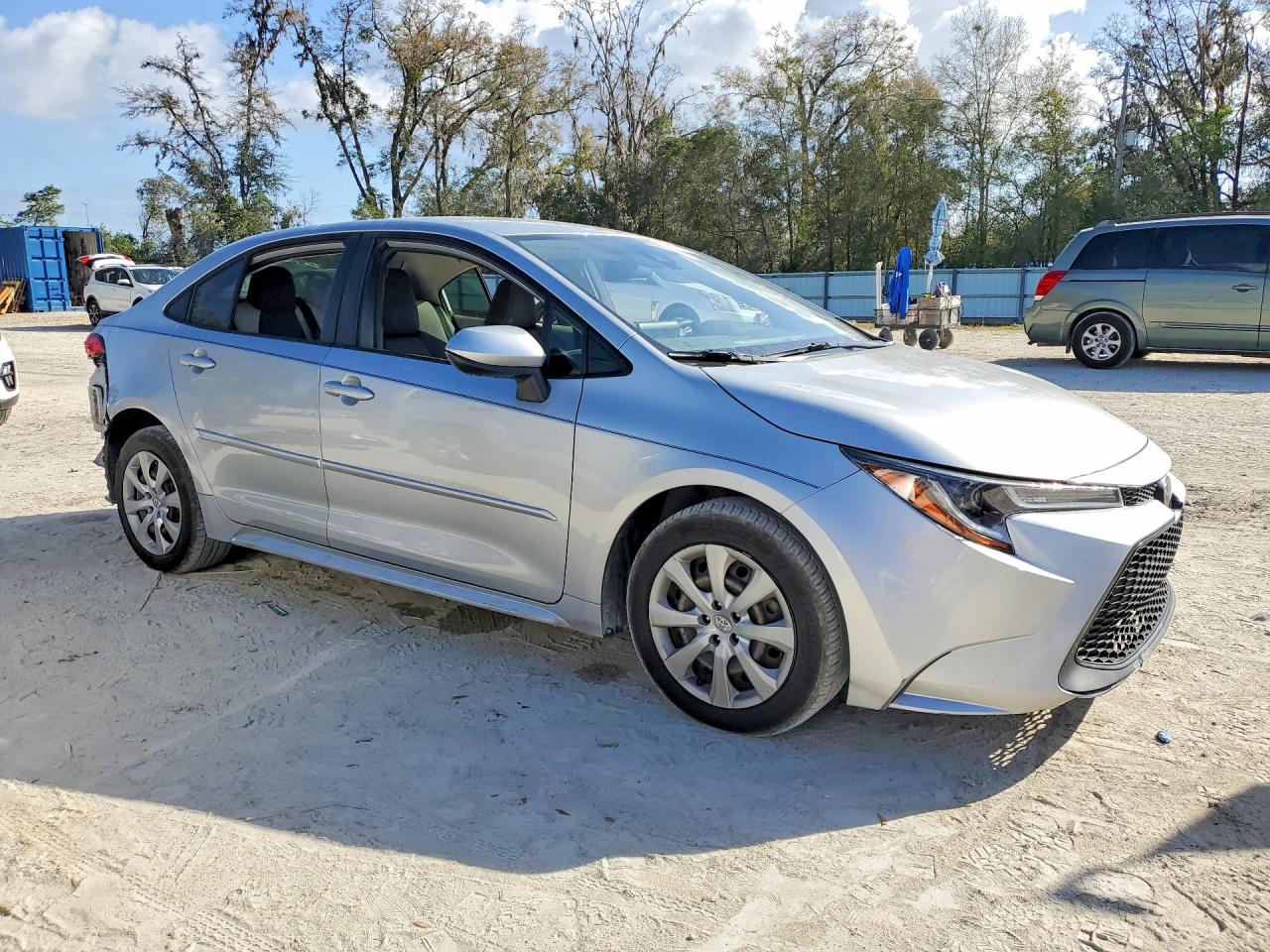 2021 TOYOTA COROLLA LE photo 4
